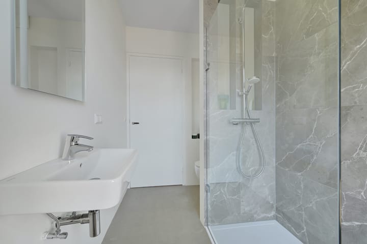 Foto 47 van van Duijvenvoordestraat 72