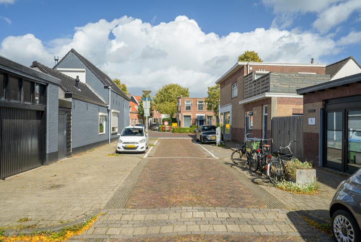 Foto 51 van van Duijvenvoordestraat 72