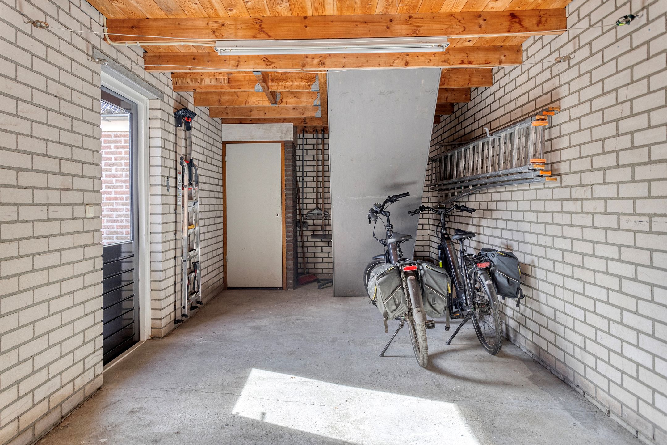 Foto 42 van Hazelaarstraat 2