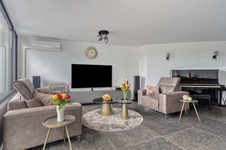 Foto 17 van Mostheuvelstraat 45