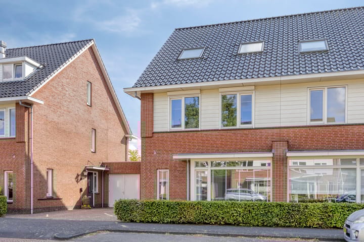 Foto 2 van Voorschotenstraat 78