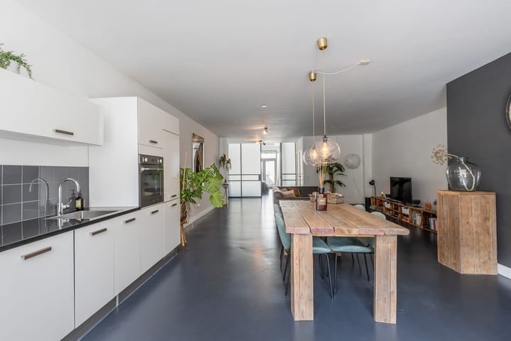 Foto 11 van Emmastraat 147