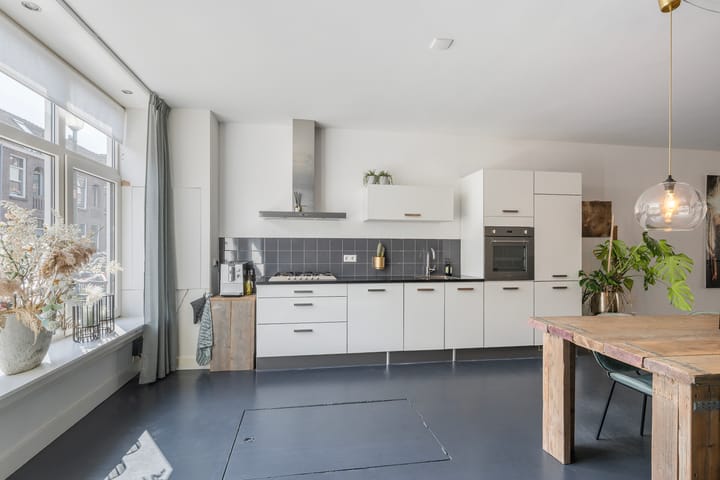 Foto 12 van Emmastraat 147