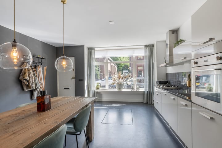 Foto 13 van Emmastraat 147