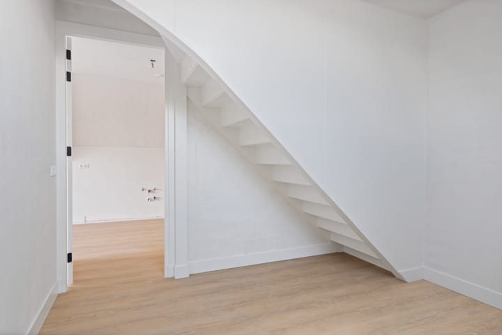 Photo 15 of Deken van Erpstraat 7-L