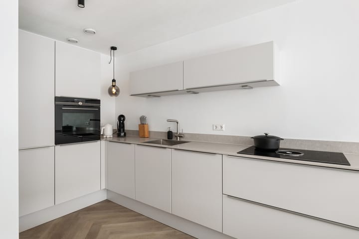 Photo 4 of Mattenbiesstraat 60