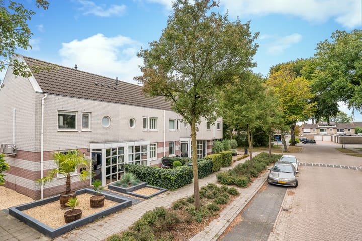 Foto 2 van Raampoort 7