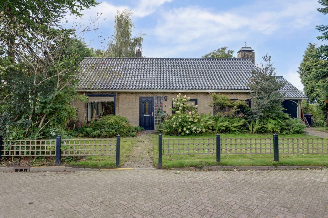 Foto 1 van Essenlaan 1