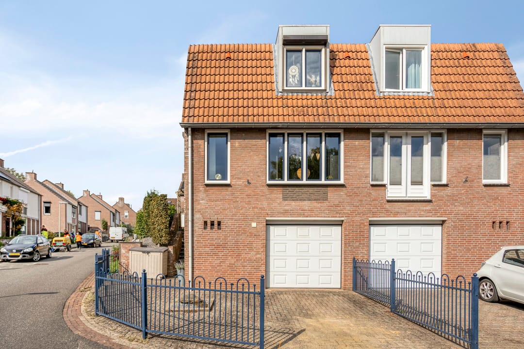 Photo 2 of Dokter Haackstraat 2