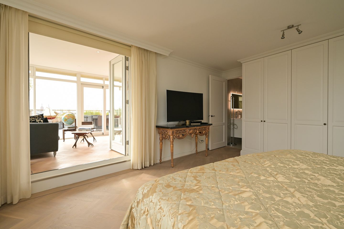 Photo 20 of Carnegielaan 56