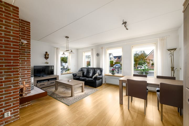 Foto 4 van Esdoornstraat 2