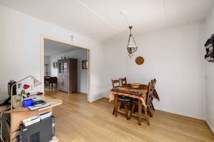 Foto 9 van Esdoornstraat 2