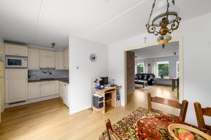 Foto 8 van Esdoornstraat 2