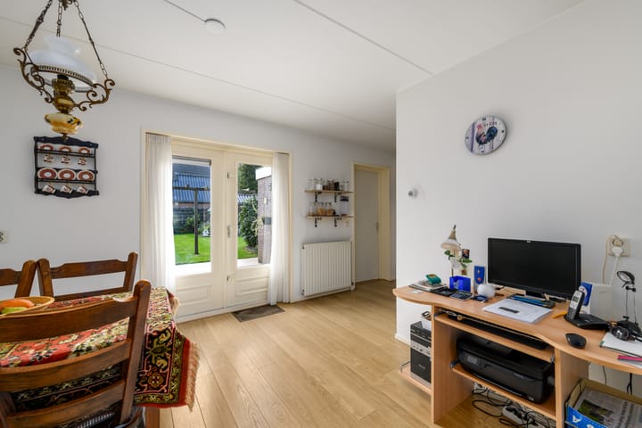 Foto 10 van Esdoornstraat 2