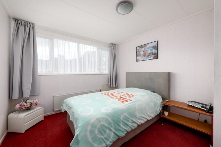 Foto 17 van Esdoornstraat 2