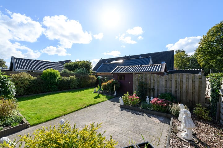 Foto 36 van Esdoornstraat 2