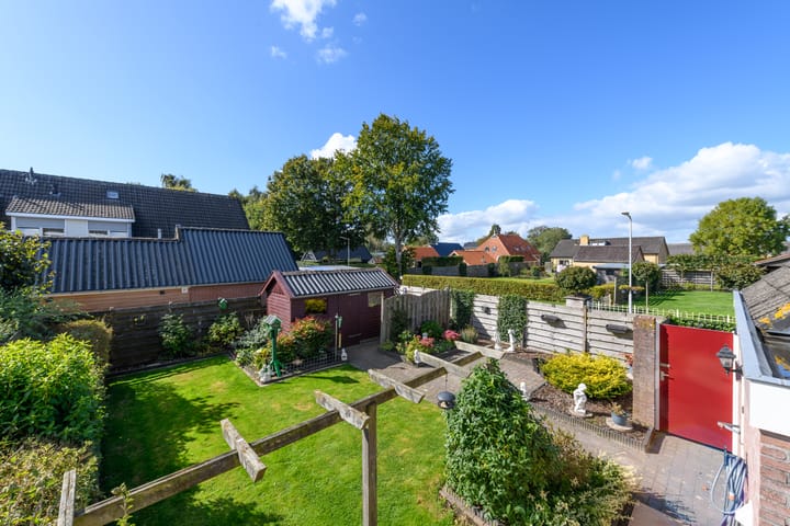 Foto 38 van Esdoornstraat 2