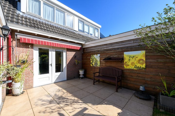 Foto 40 van Esdoornstraat 2