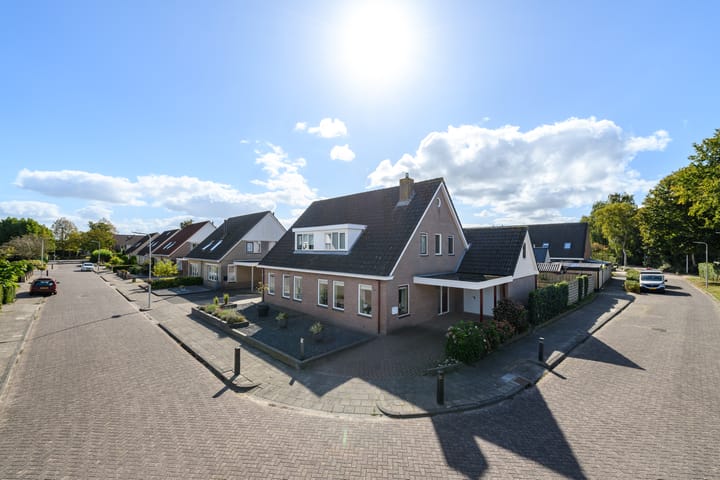 Foto 43 van Esdoornstraat 2