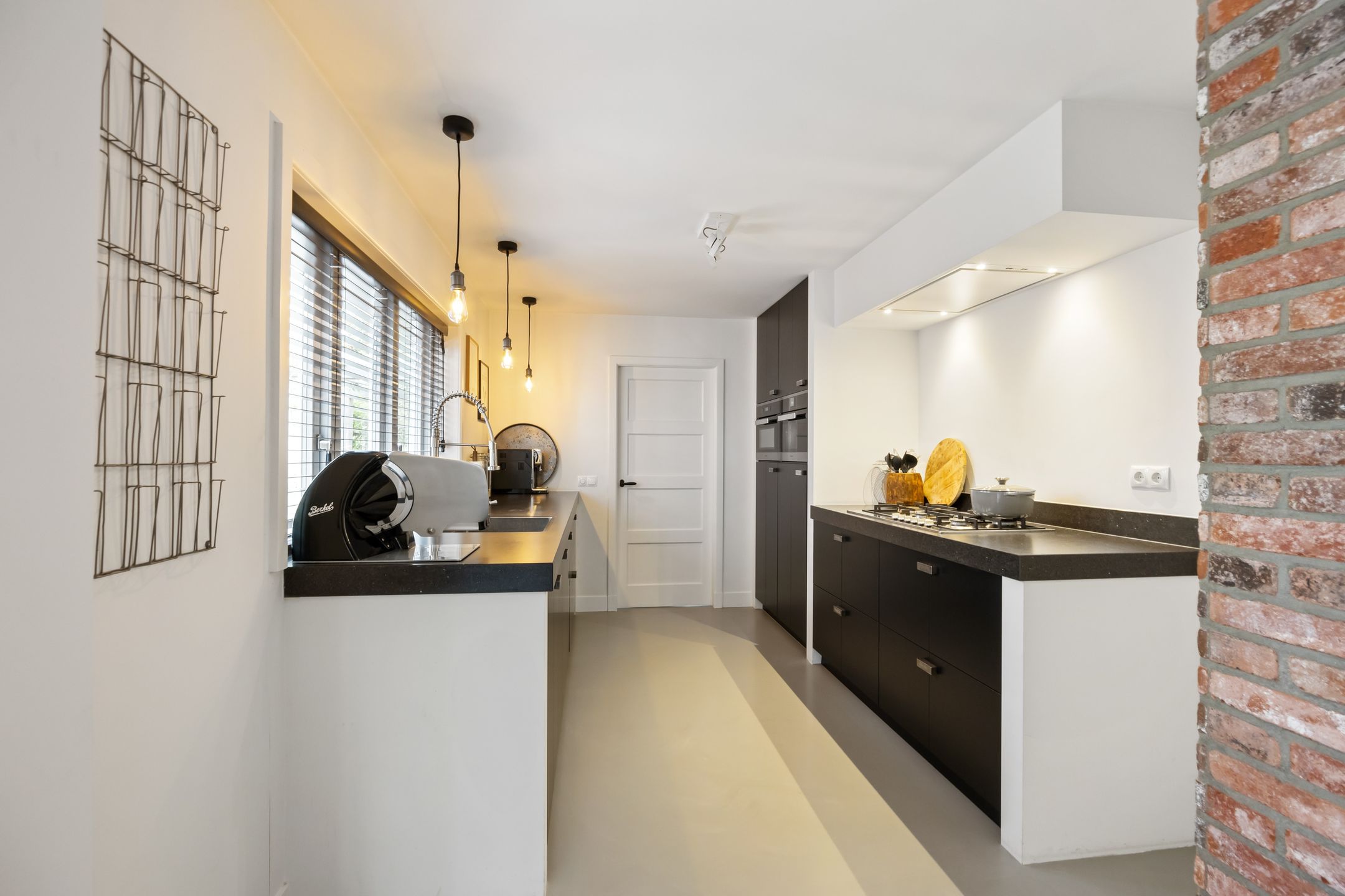 Foto 12 van Nairacstraat 39