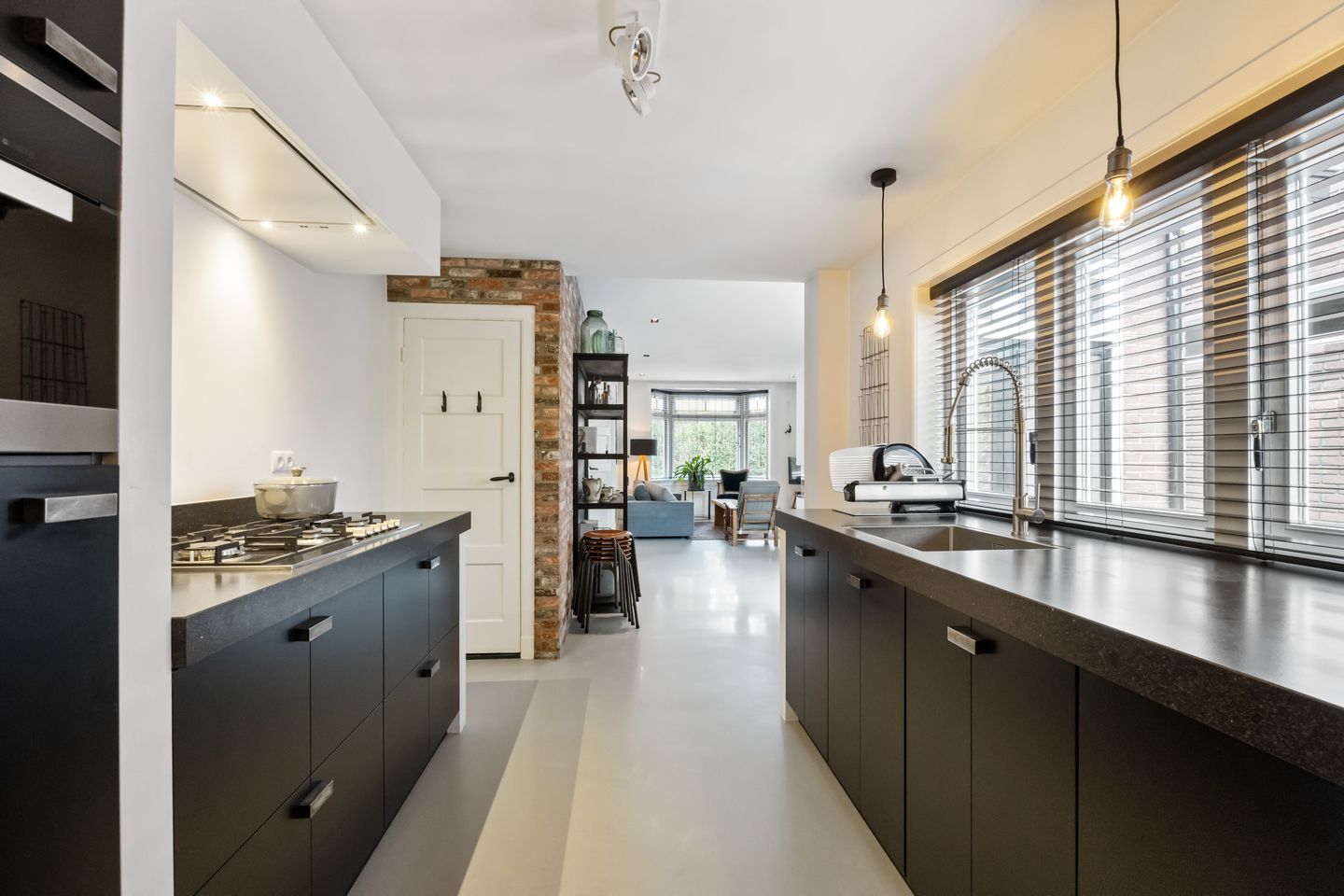 Foto 14 van Nairacstraat 39