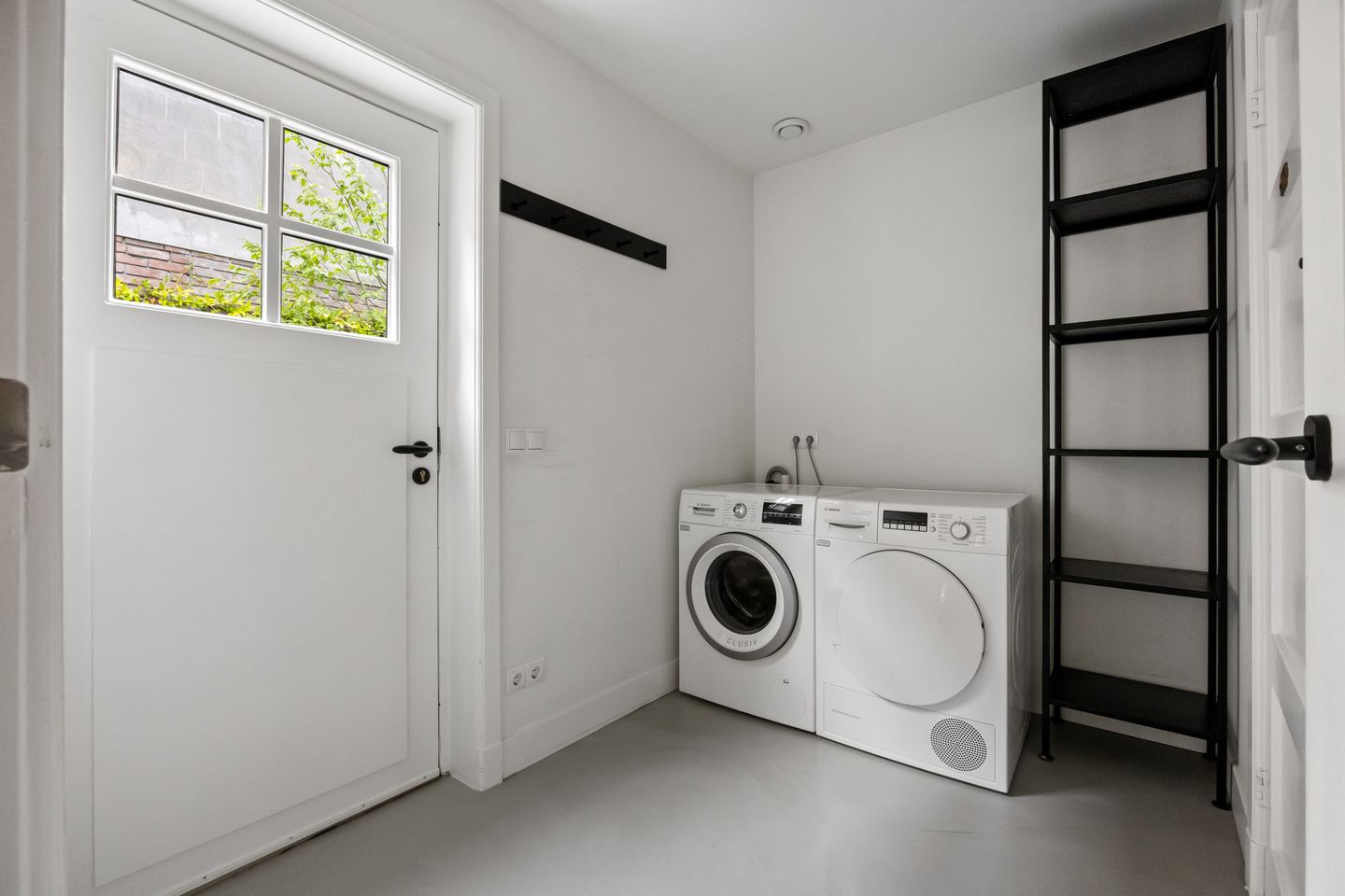 Foto 19 van Nairacstraat 39