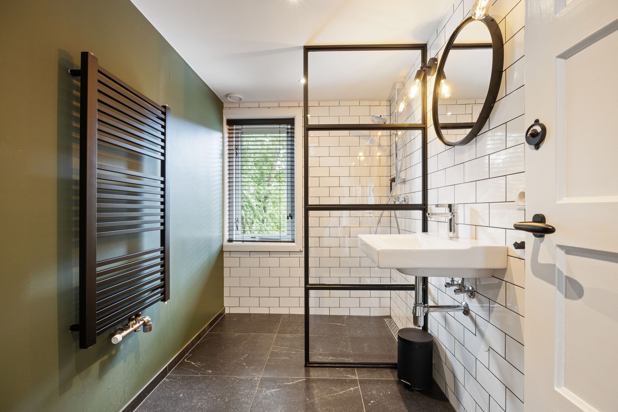 Foto 27 van Nairacstraat 39