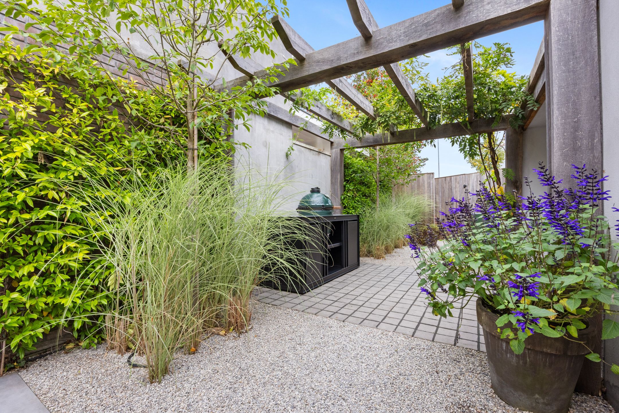 Foto 33 van Nairacstraat 39