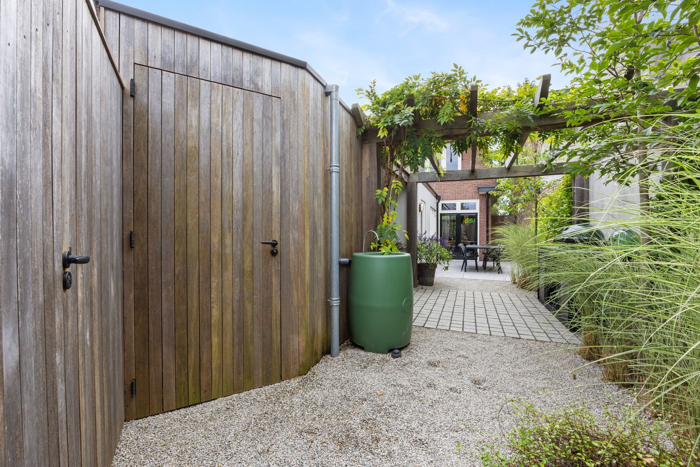 Foto 40 van Nairacstraat 39