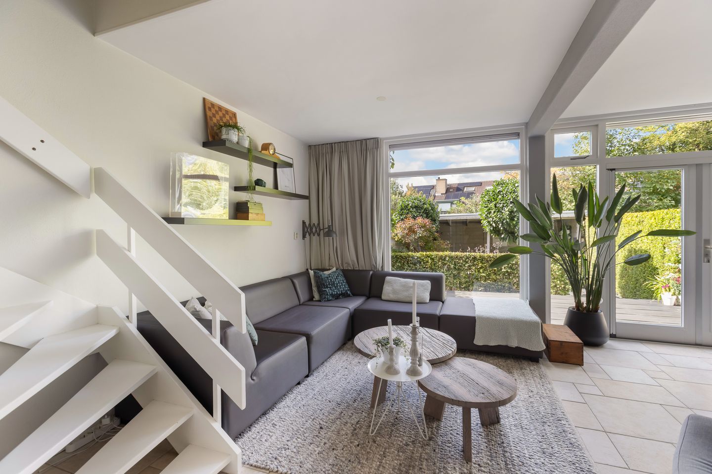 Foto 5 van Pluim-es 48