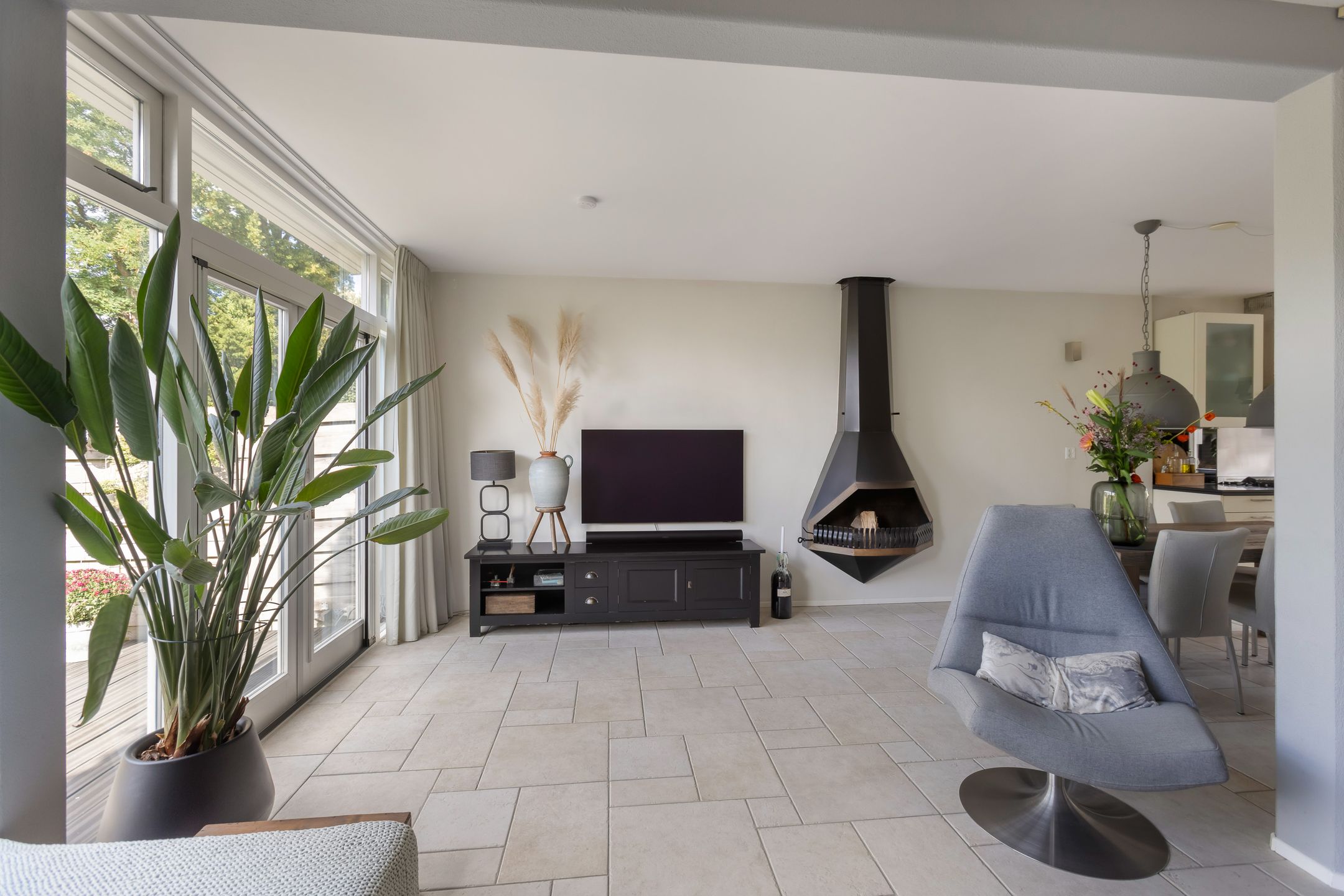 Foto 6 van Pluim-es 48