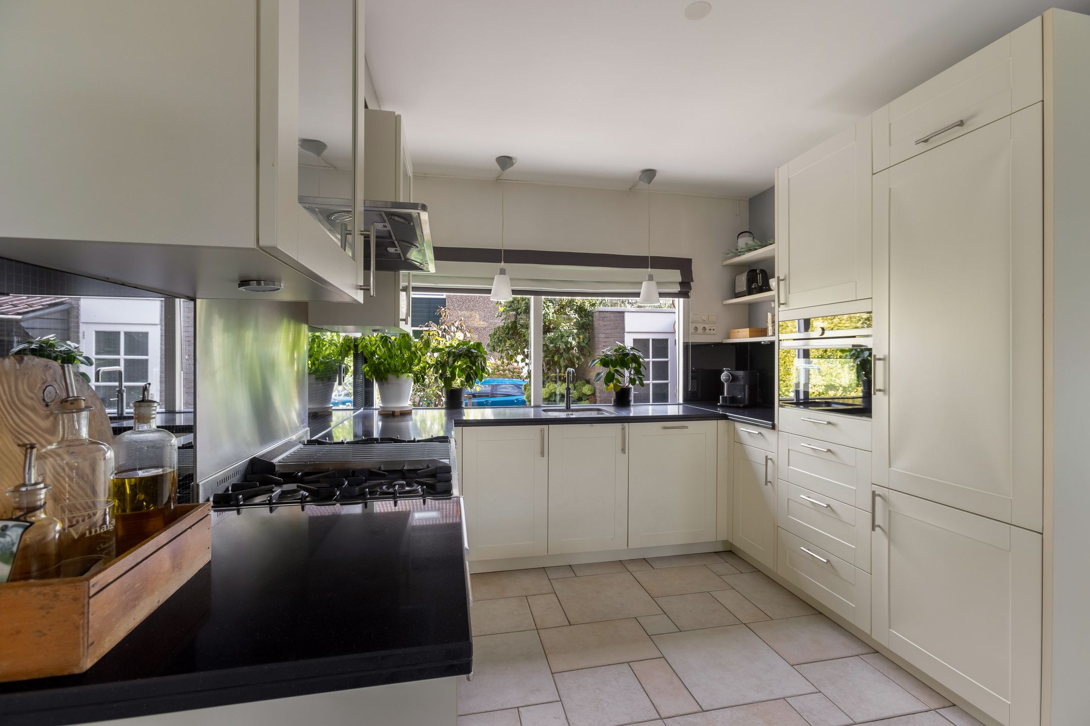 Foto 12 van Pluim-es 48