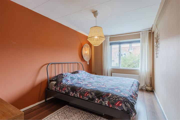 Foto 24 van Madeliefstraat 15