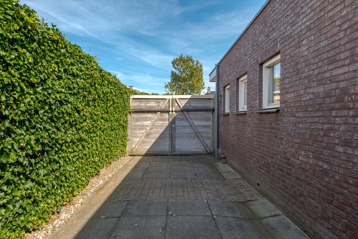 Photo 49 of Hennie Mateboerstraat 1