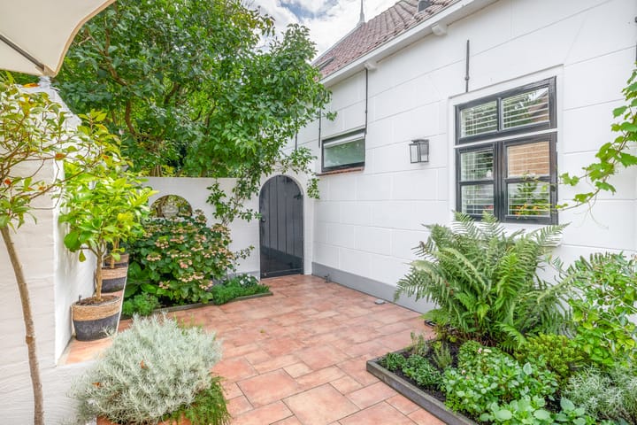 Photo 35 of Raadhuisstraat 46