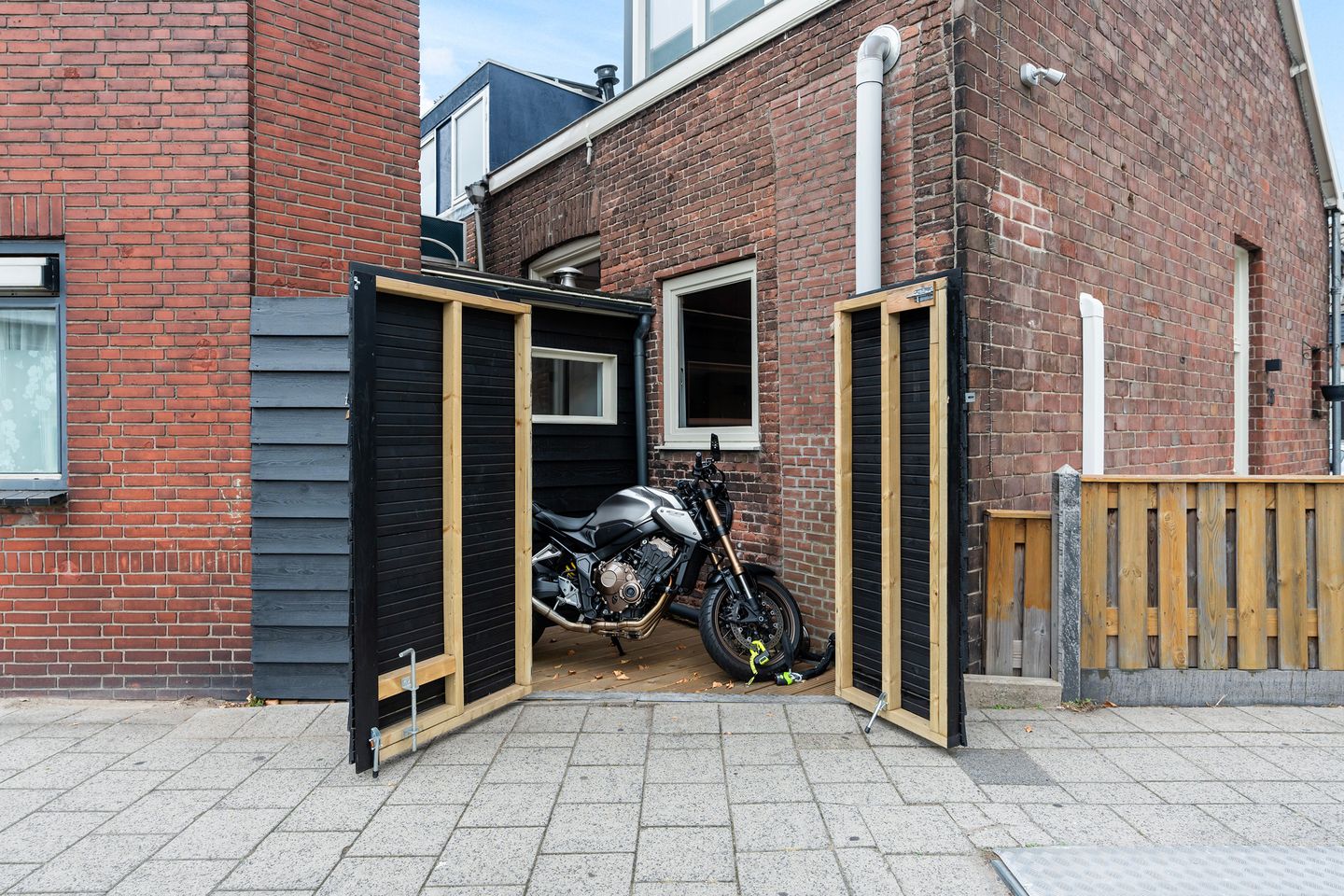 Photo 25 of Anthonie Camerlingstraat 35