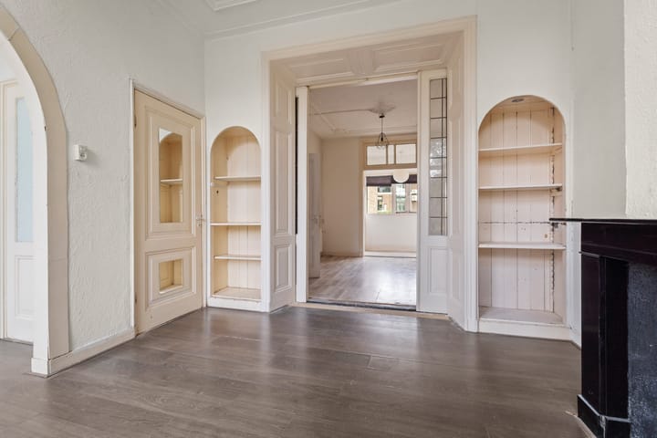 Photo 5 of Paulstraat 107