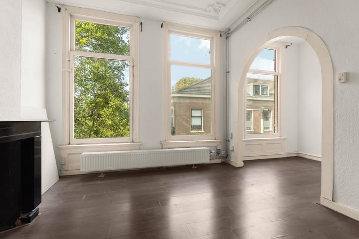 Photo 7 of Paulstraat 107