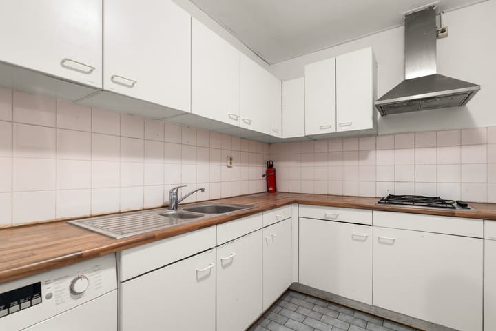 Photo 15 of Paulstraat 107