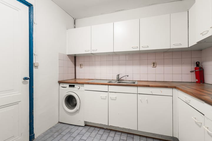 Photo 16 of Paulstraat 107