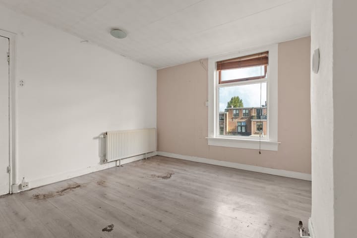 Photo 24 of Paulstraat 107