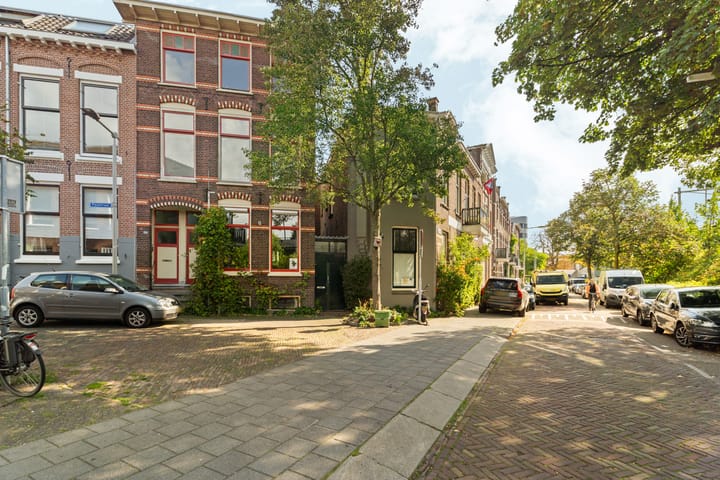 Photo 29 of Paulstraat 107