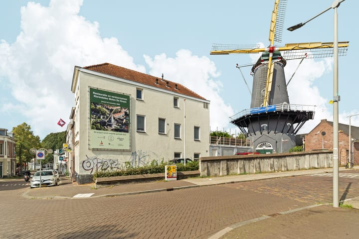 Photo 31 of Paulstraat 107