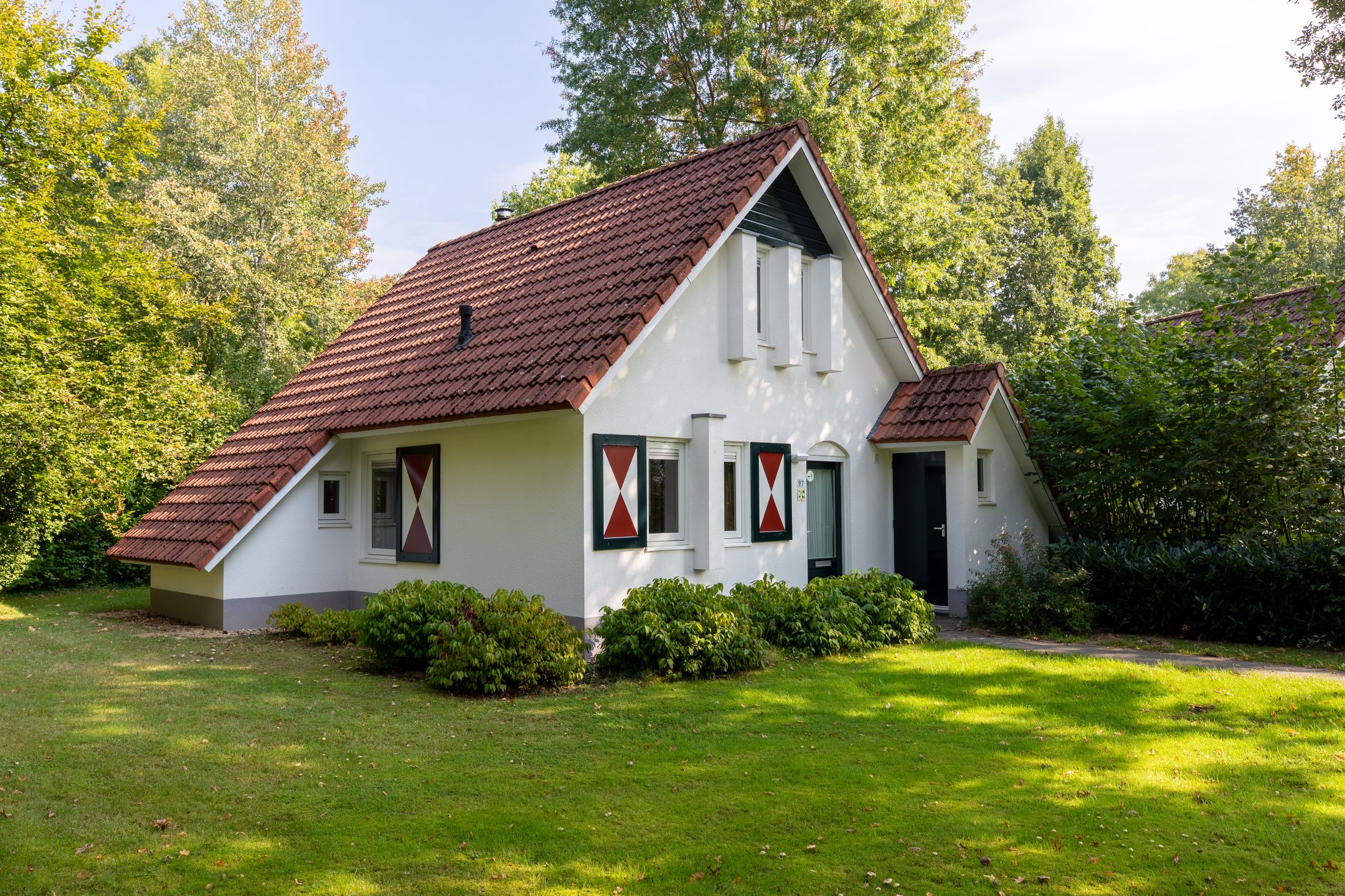 3-bedroom freehold villa in Posterholt — photo 1 of 5