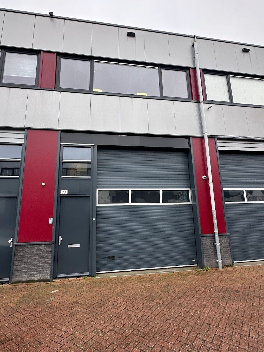 Bekijk foto 2 van Van 't Hoffstraat 77