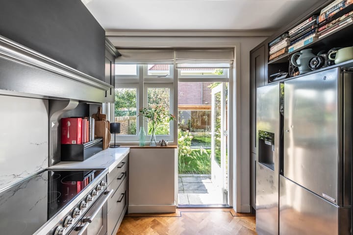 Photo 15 of Pieter de Hooghstraat 11