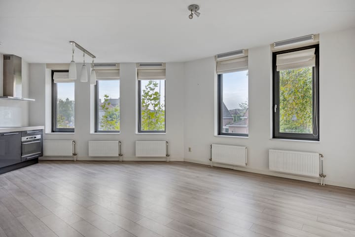 Foto 2 van Rijnstraat 2-18