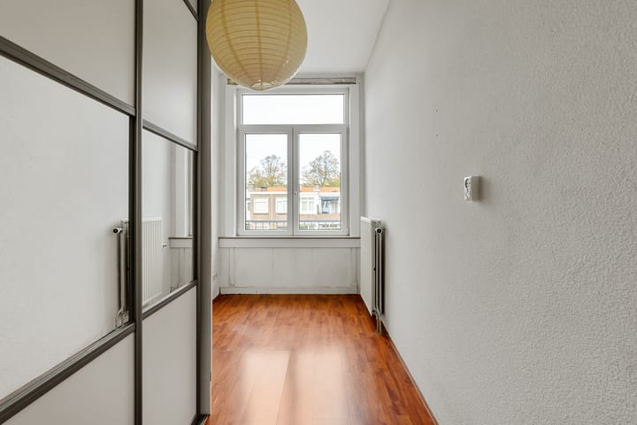 Foto 30 van Caan van Necklaan 107