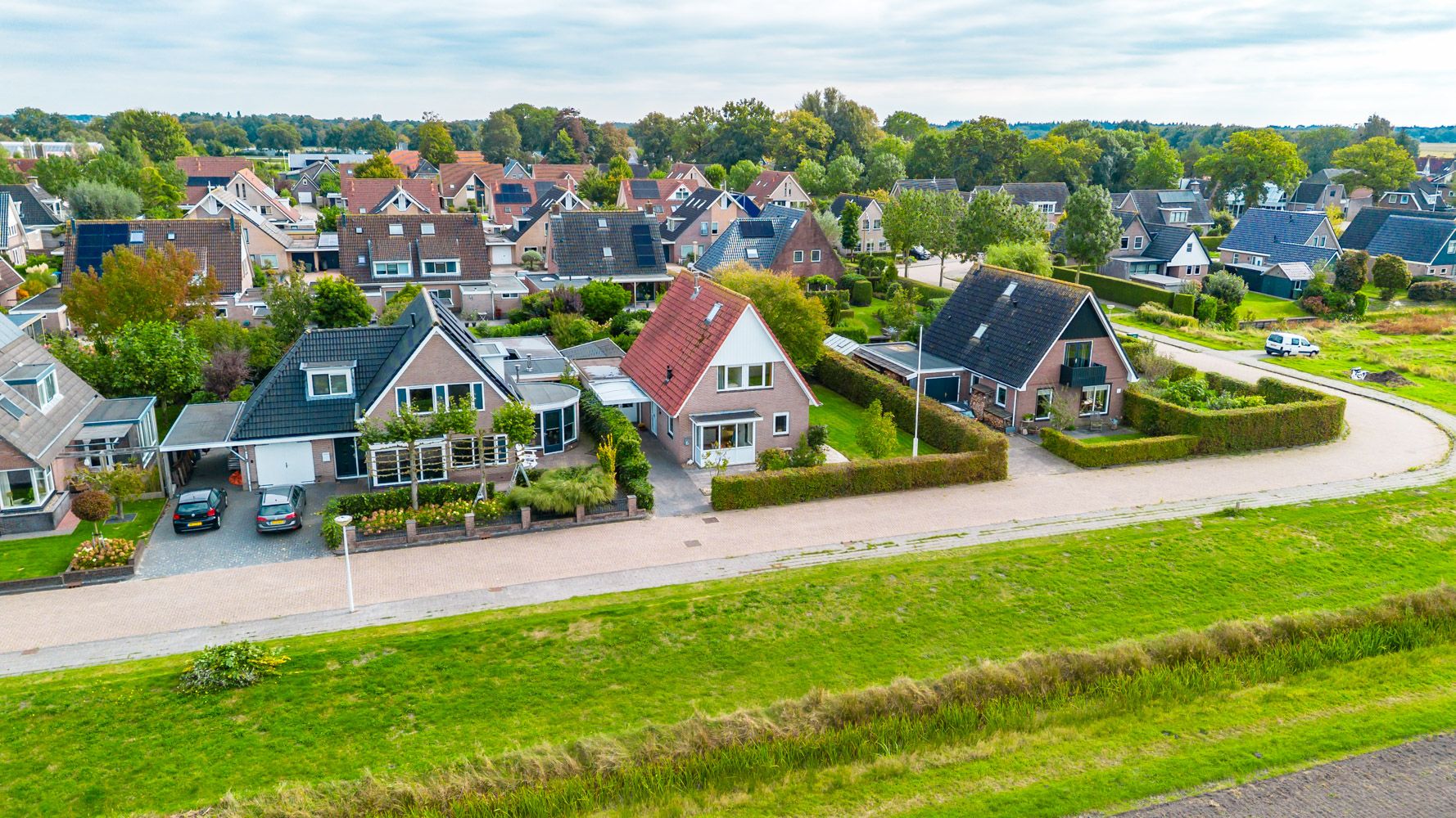 Photo 12 of Anne Hanzeswyk 6