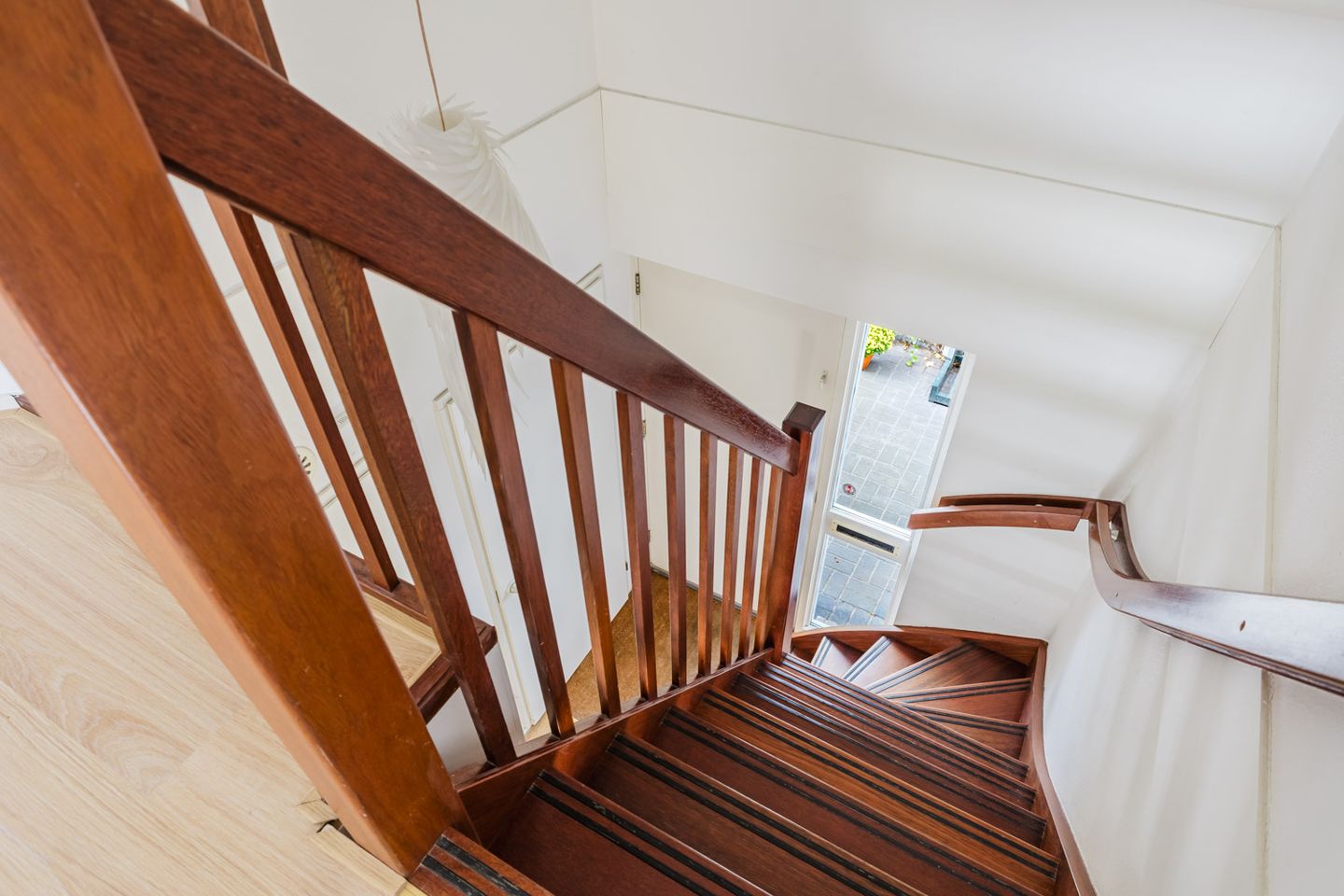 Photo 40 of Anne Hanzeswyk 6